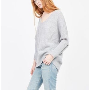 Quinn v-neck 100% cashmere sweater.